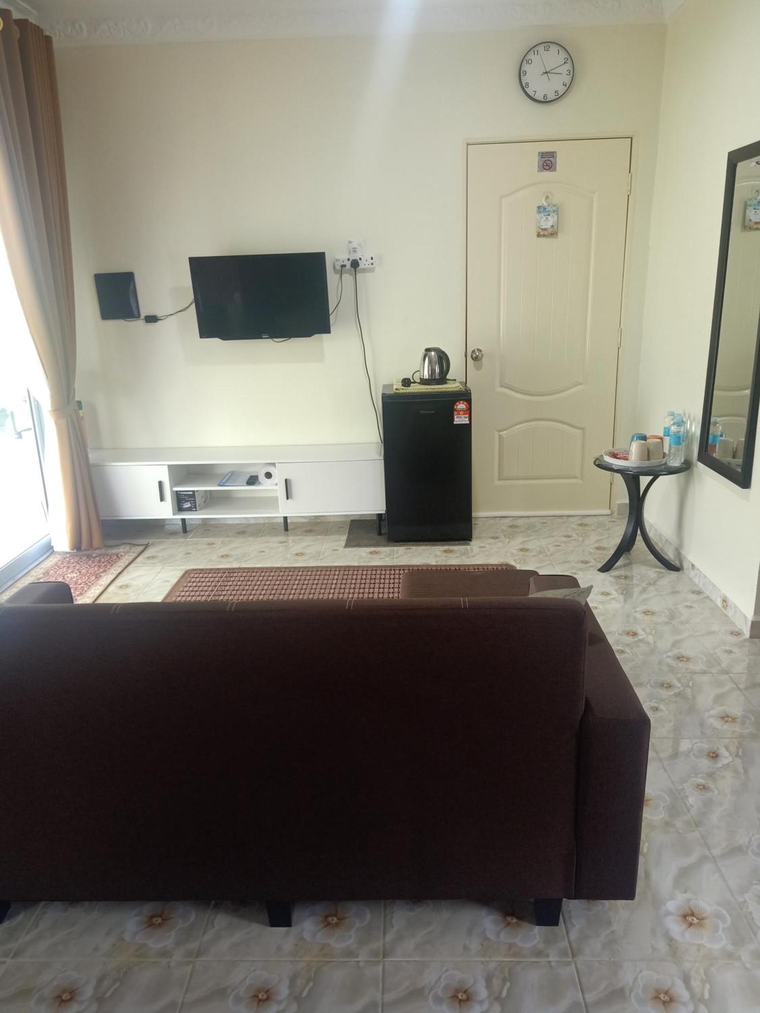 Heal Inn Roomstay- Islamic Guest Kangar Esterno foto